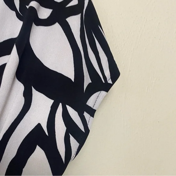 NWT  Maggy London Black and Cream Leaf Print Midi Dress Sz 4 - Picture 6 of 14